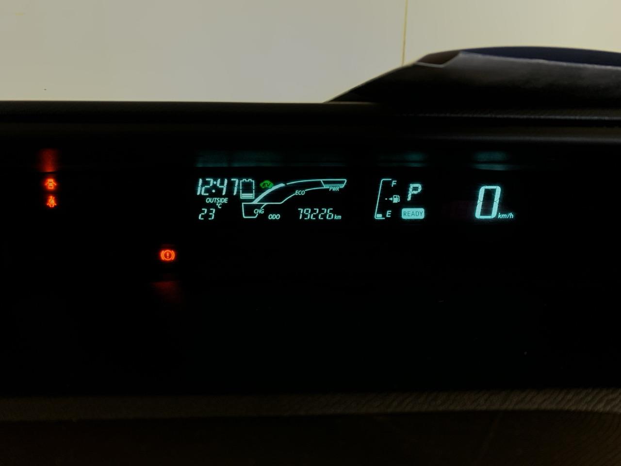 2013 Toyota Aqua G Hatchback PUSH BUTTON START + AUTO LIGHTS + REVERSING CAMERA