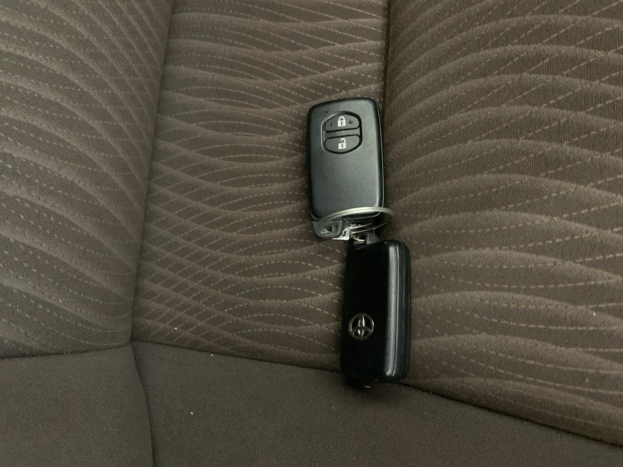 2013 Toyota Aqua G Hatchback PUSH BUTTON START + AUTO LIGHTS + REVERSING CAMERA