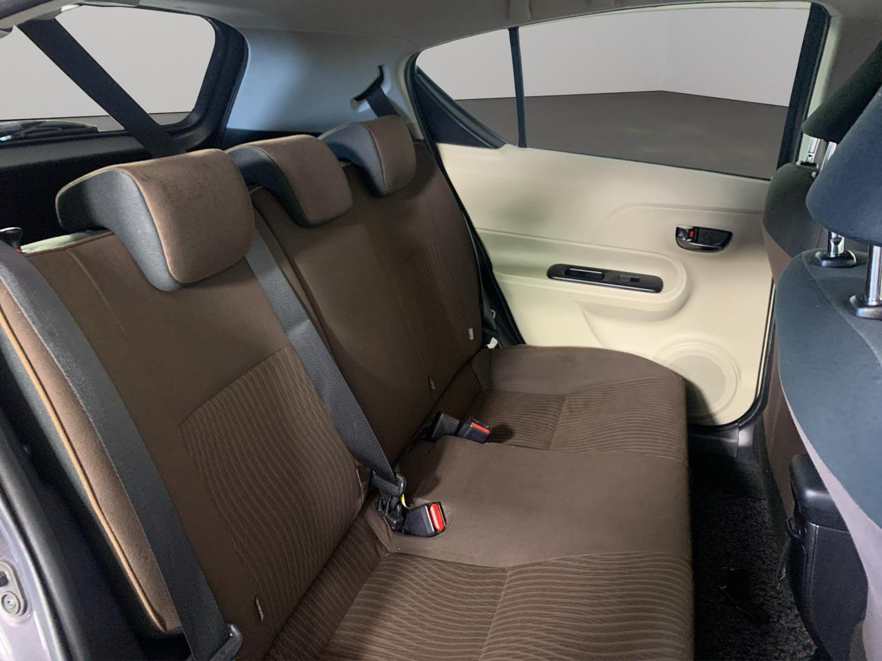 2013 Toyota Aqua G Hatchback PUSH BUTTON START + AUTO LIGHTS + REVERSING CAMERA