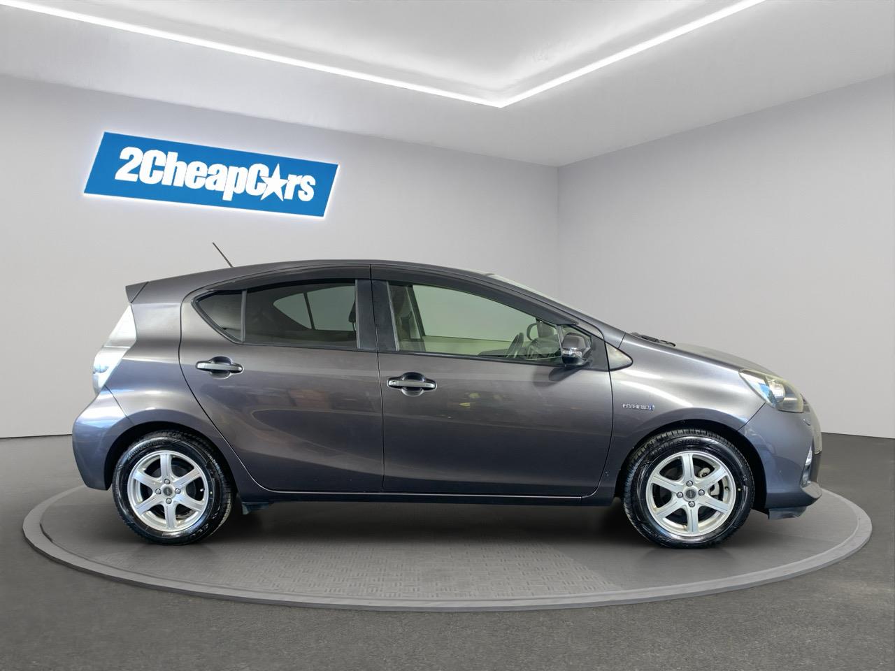 2013 Toyota Aqua G Hatchback PUSH BUTTON START + AUTO LIGHTS + REVERSING CAMERA