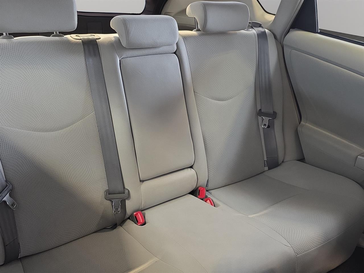 2012 Toyota Prius S Hatchback PUSH BUTTON START + AUTO LIGHTS + REVERSING CAMERA