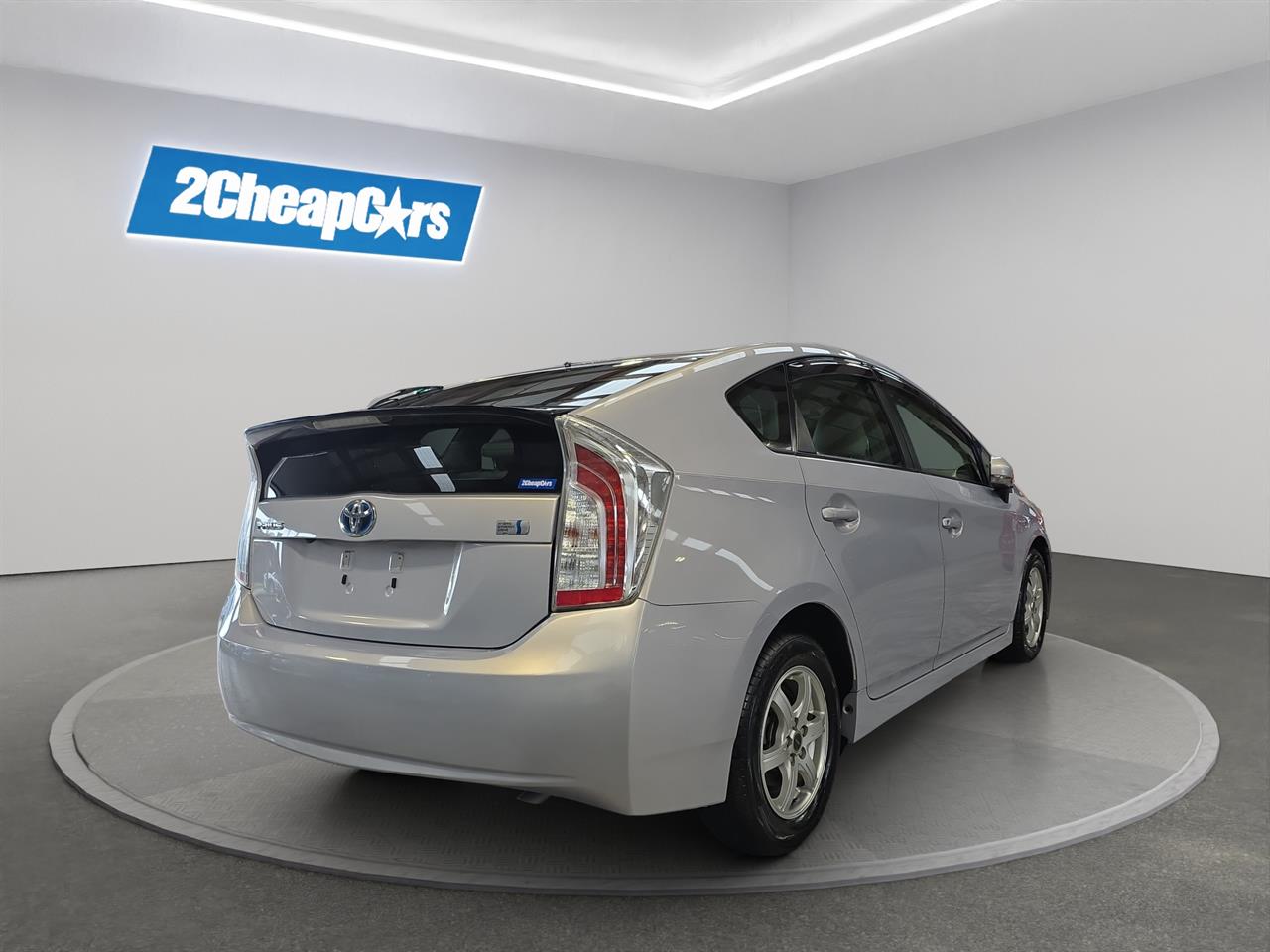 2012 Toyota Prius S Hatchback PUSH BUTTON START + AUTO LIGHTS + REVERSING CAMERA