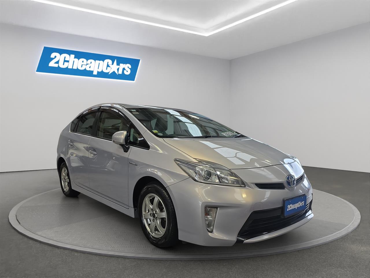 2012 Toyota Prius S Hatchback PUSH BUTTON START + AUTO LIGHTS + REVERSING CAMERA