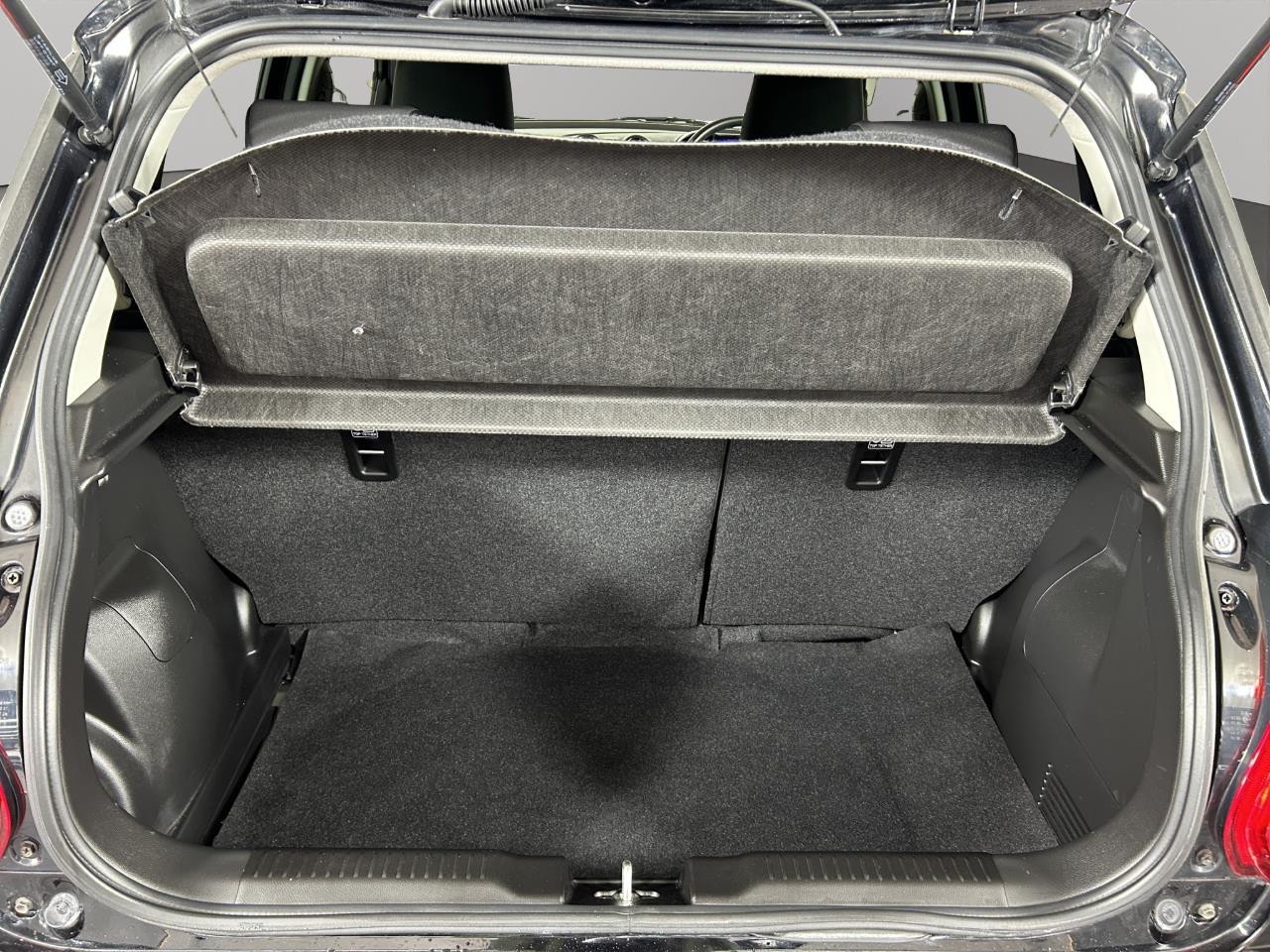 2017 Suzuki Swift Late Shape Hatchback SMART KEY + CRUISE CONTROL + SAFETY FEATURES