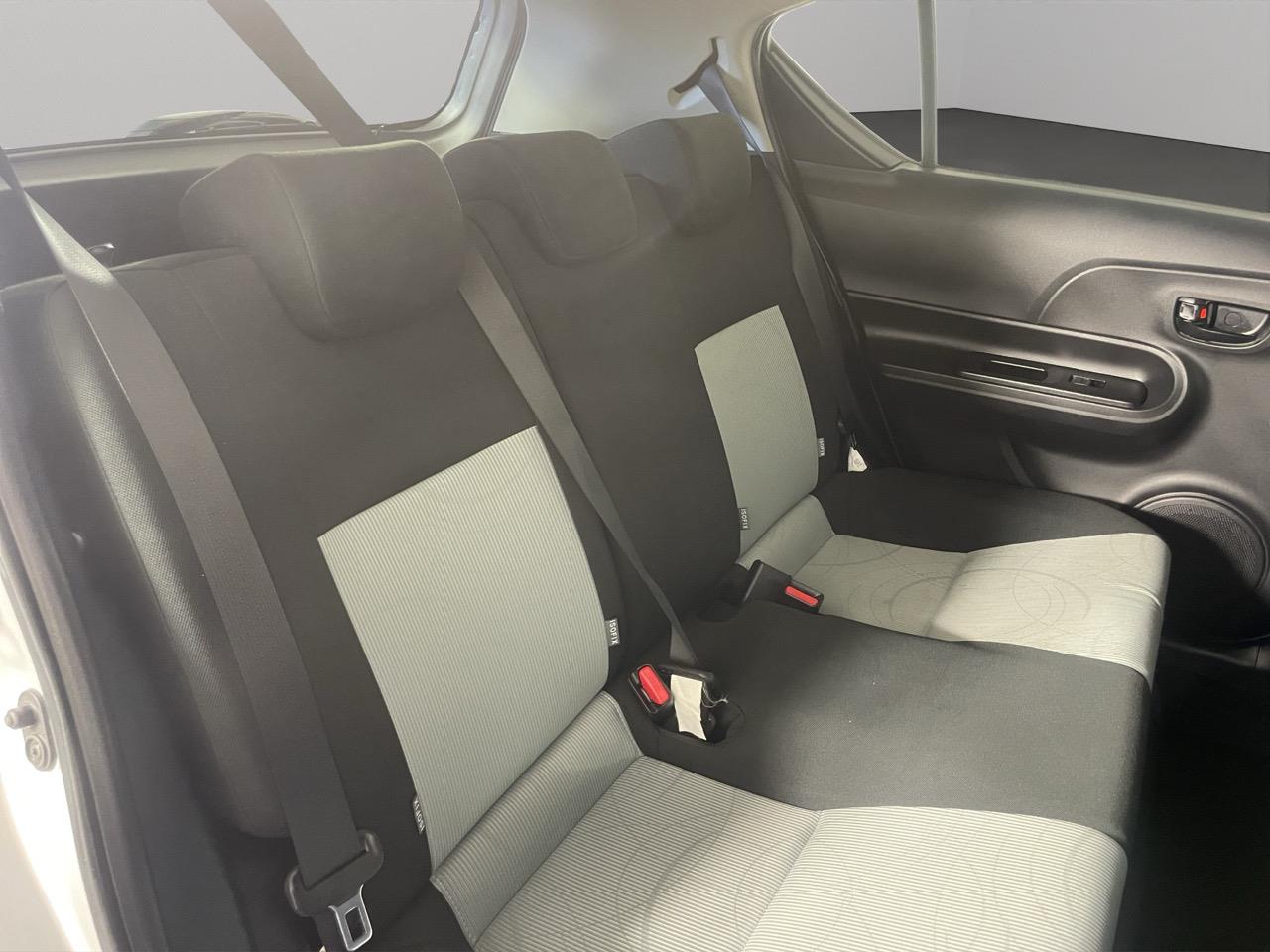 2014 Toyota Aqua S Hatchback REVERSING CAMERA + AUTO LIGHTS + PUSH BUTTON START