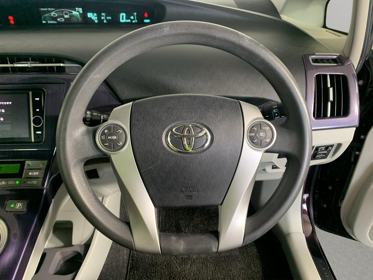 2014 Toyota Prius S Hatchback LOW KMS + PUSH BUTTON START + AUTO LIGHTS