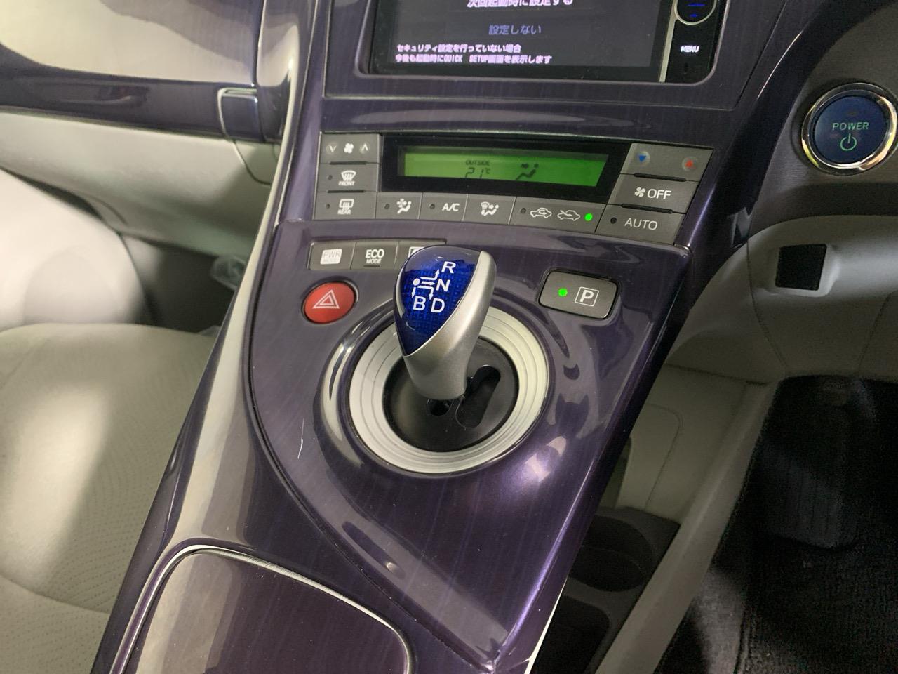 2014 Toyota Prius S Hatchback LOW KMS + PUSH BUTTON START + AUTO LIGHTS