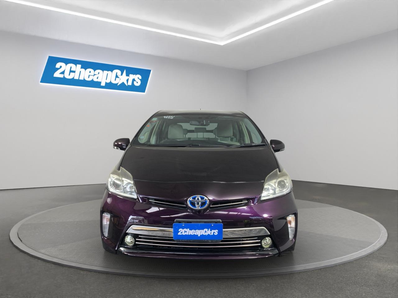 2014 Toyota Prius S Hatchback LOW KMS + PUSH BUTTON START + AUTO LIGHTS