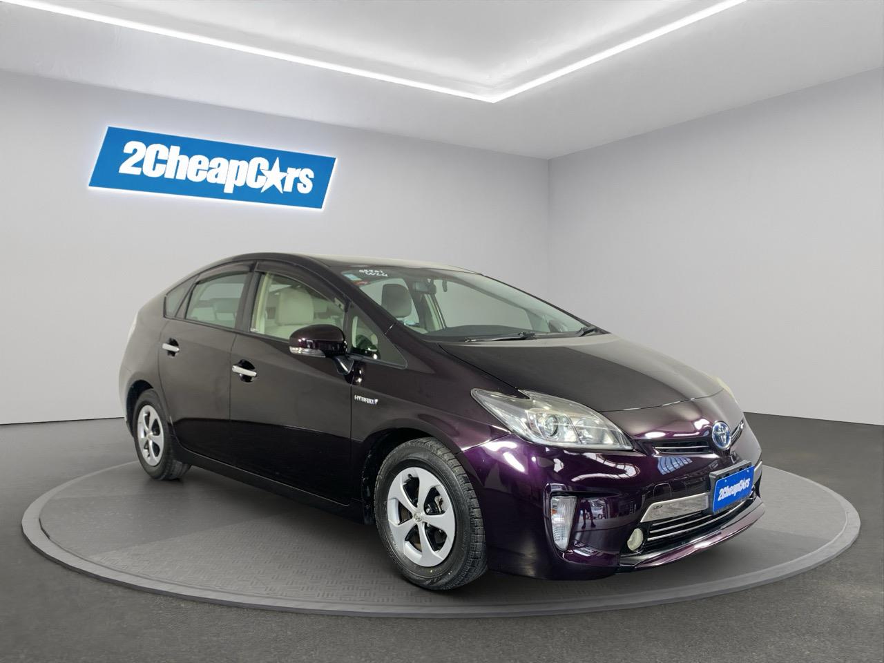 2014 Toyota Prius S Hatchback LOW KMS + PUSH BUTTON START + AUTO LIGHTS