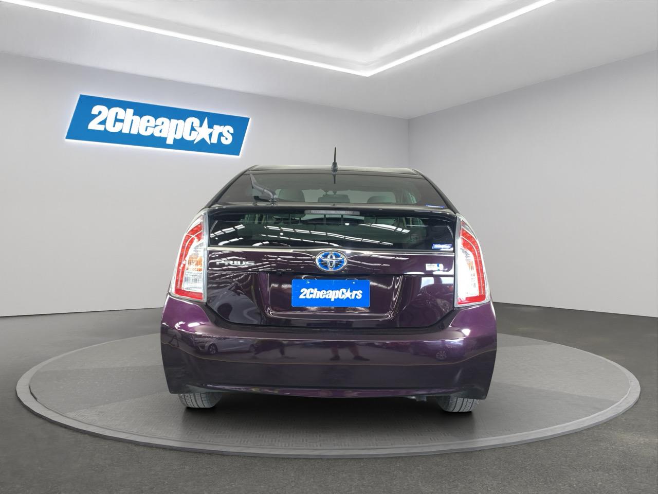 2014 Toyota Prius S Hatchback LOW KMS + PUSH BUTTON START + AUTO LIGHTS