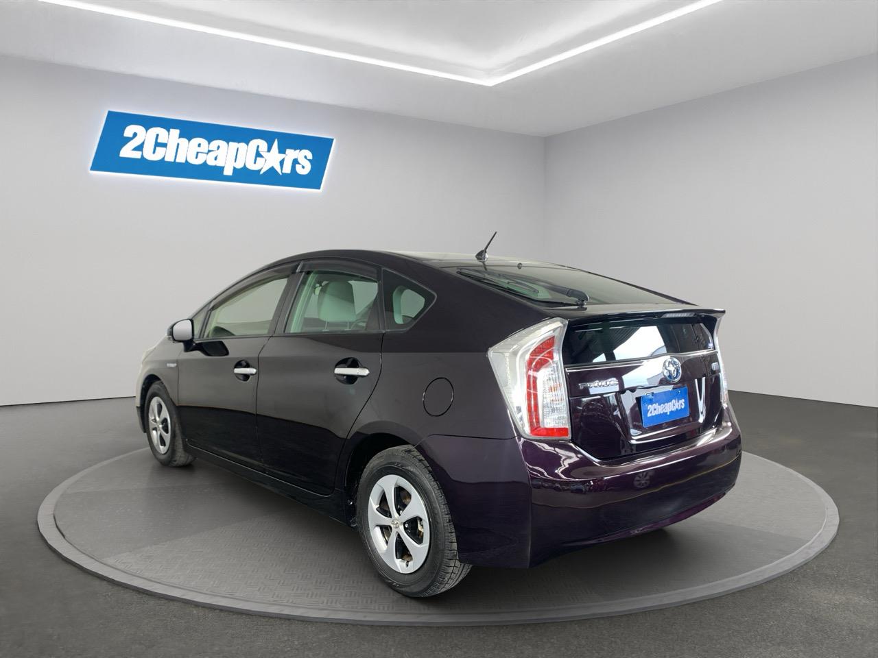 2014 Toyota Prius S Hatchback LOW KMS + PUSH BUTTON START + AUTO LIGHTS