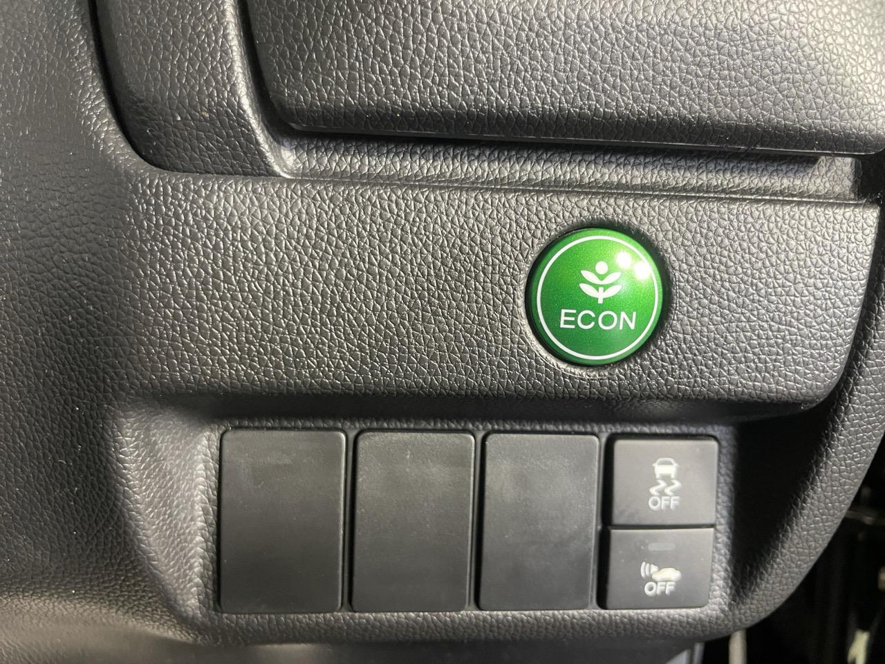 2013 Honda Fit Hybrid 1.5 Hybrid Hatchback CRUISE CONTROL + PUSH SRART + AUTO LIGHTS