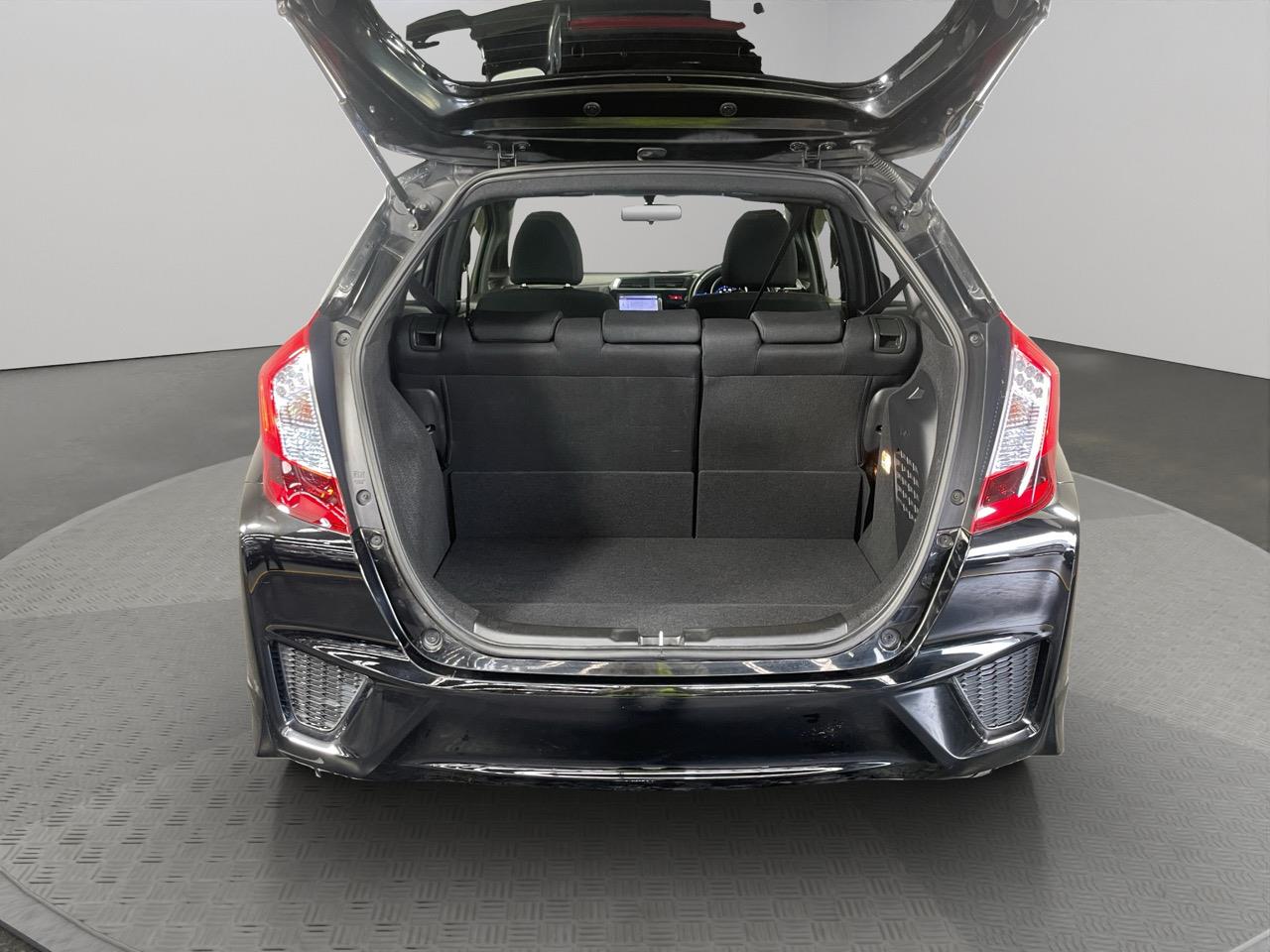 2013 Honda Fit Hybrid 1.5 Hybrid Hatchback CRUISE CONTROL + PUSH SRART + AUTO LIGHTS