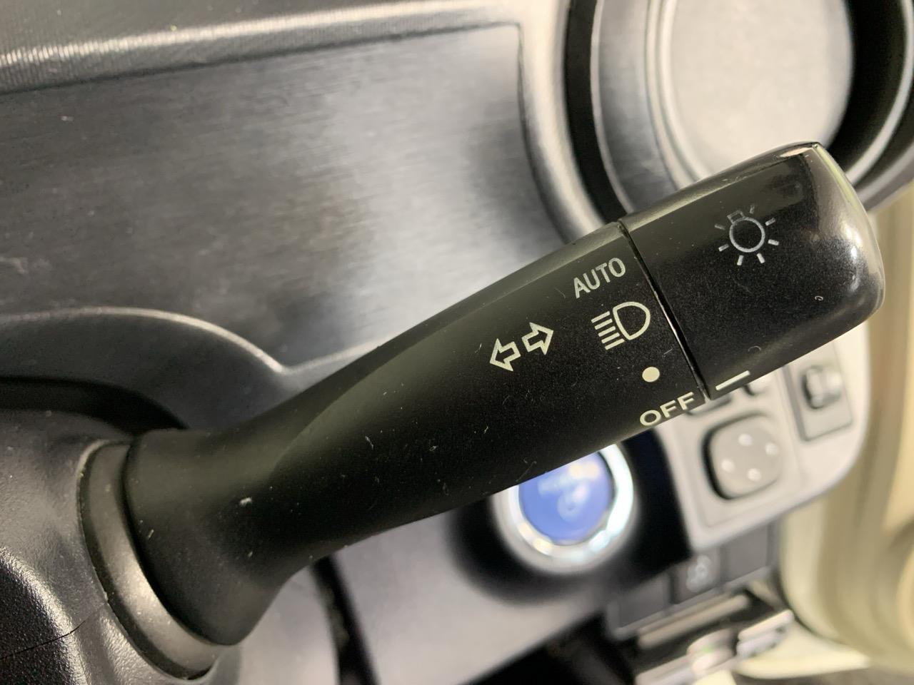 2014 Toyota Aqua S Hatchback REVERSING CAMERA + PUSH BUTTON START + AUTO LIGHTS