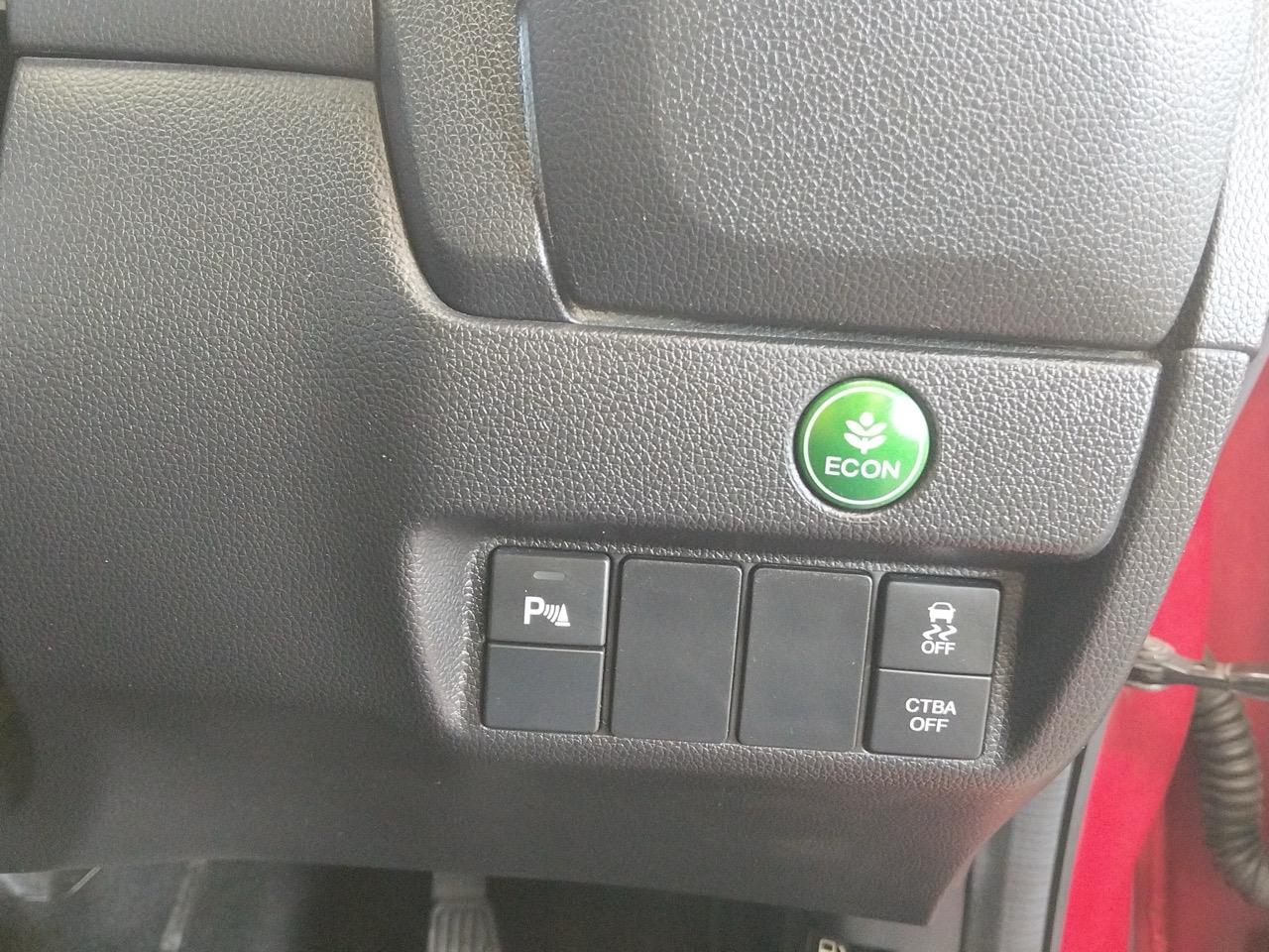 2014 Honda Fit Jazz Late Shape Hatchback PUSH BUTTON START + AUTO LIGHTS + REVERSING CAMERA