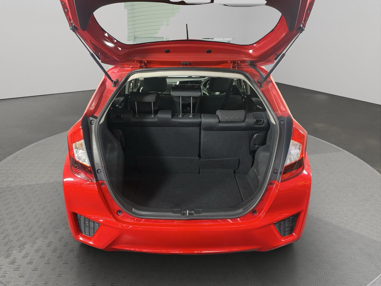 2014 Honda Fit Jazz Late Shape Hatchback PUSH BUTTON START + AUTO LIGHTS + REVERSING CAMERA