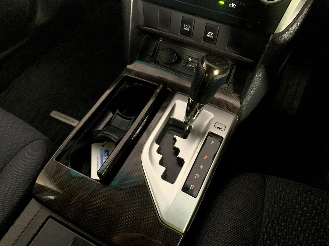 2012 Toyota Camry Hybrid G pkg Sedan REVESING CAMERA + CRUISE CONTROL + MAG WHEEL