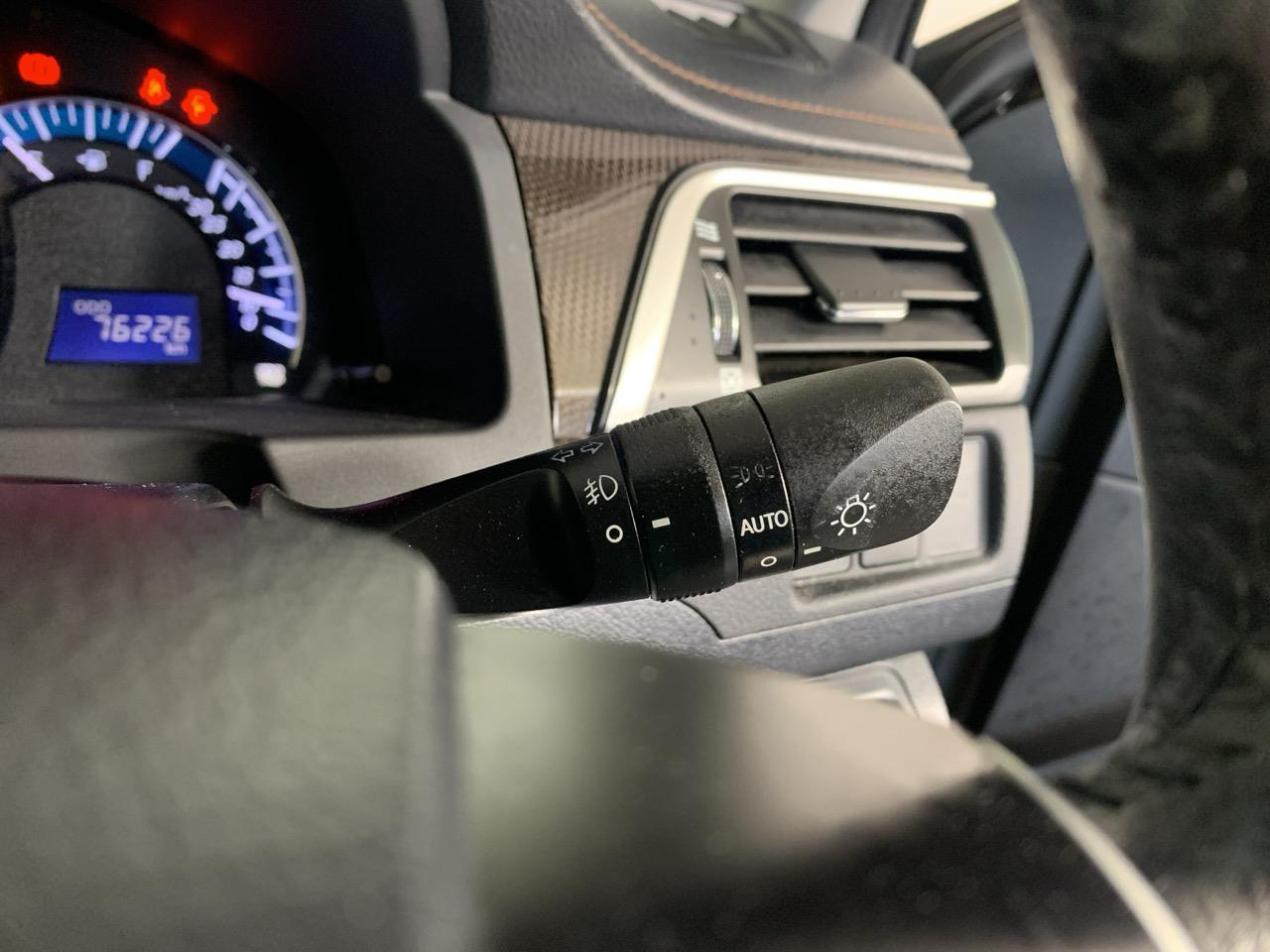 2012 Toyota Camry Hybrid G pkg Sedan REVESING CAMERA + CRUISE CONTROL + MAG WHEEL