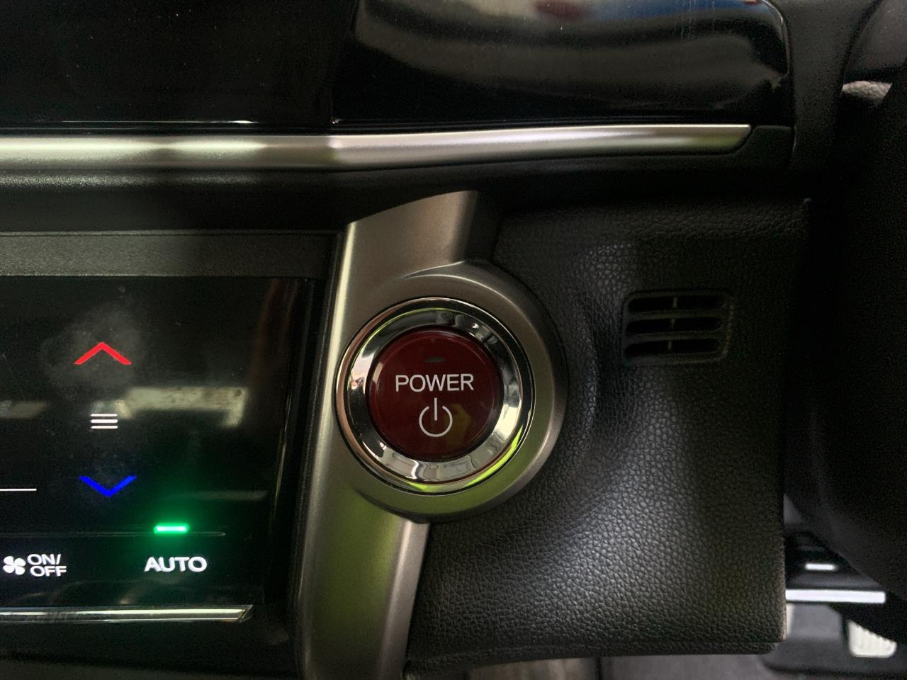 2016 Honda Grace Hybrid EX Sedan LOW KMS + SMART KEY + GREAT FUEL EFFICIENCY