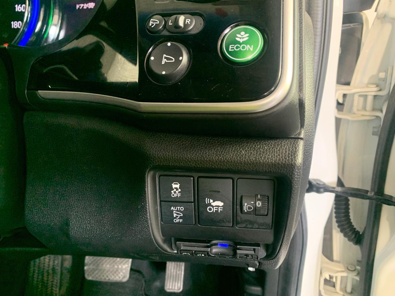 2016 Honda Grace Hybrid EX Sedan LOW KMS + SMART KEY + GREAT FUEL EFFICIENCY