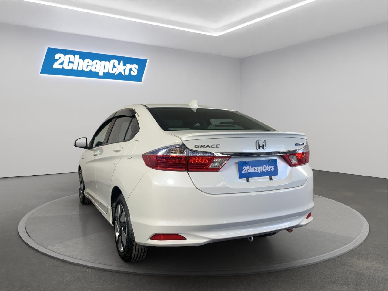 2016 Honda Grace Hybrid EX Sedan LOW KMS + SMART KEY + GREAT FUEL EFFICIENCY