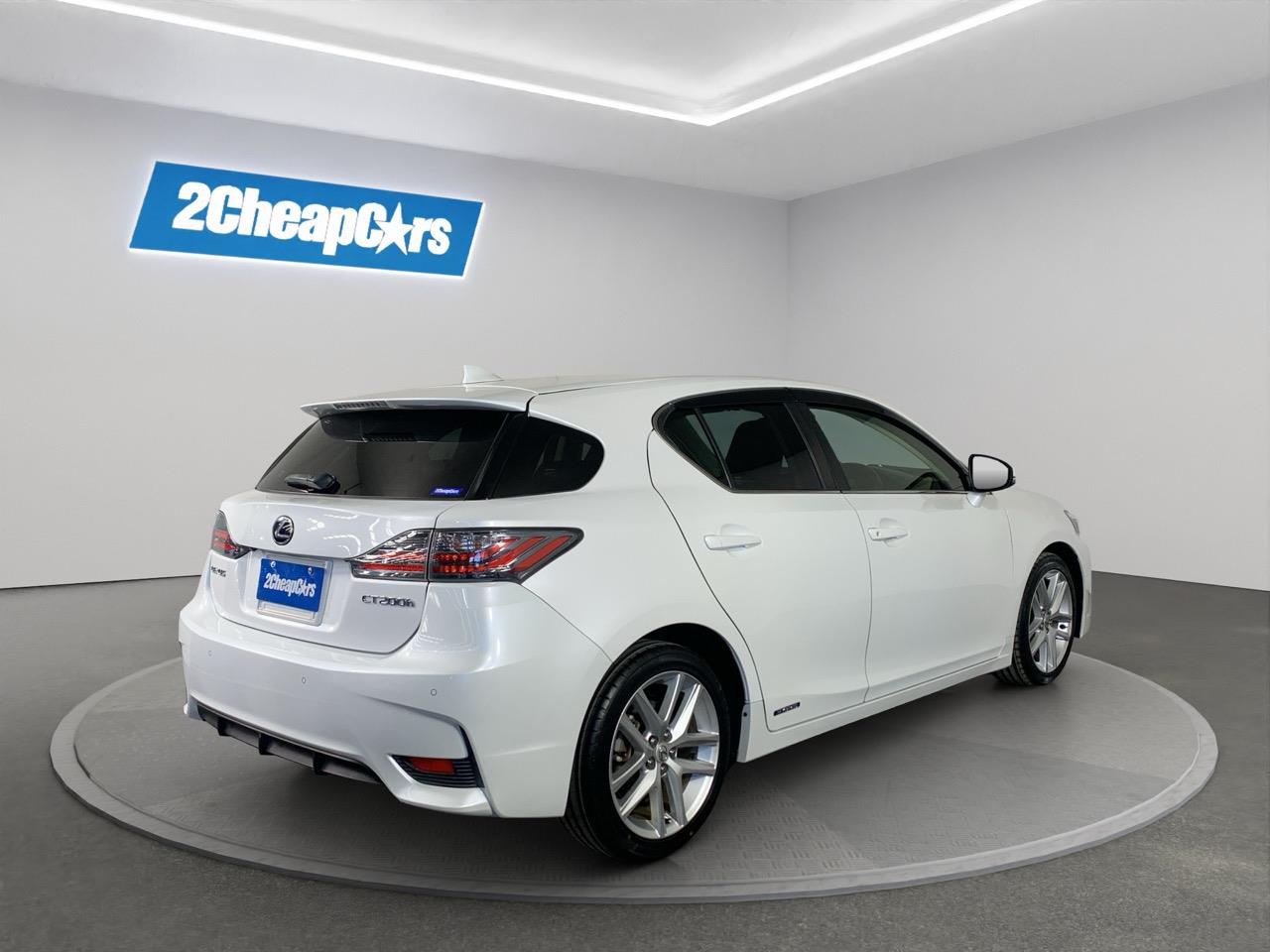 2014 Lexus CT200h Version L Hatchback CRUISE CONTROL + HEATED SEATS + AUTO LIGHTS