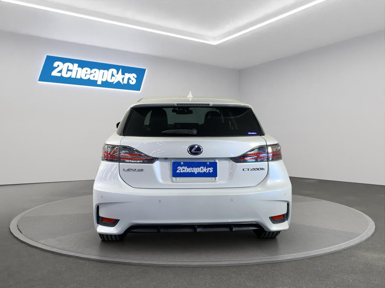 2014 Lexus CT200h Version L Hatchback CRUISE CONTROL + HEATED SEATS + AUTO LIGHTS