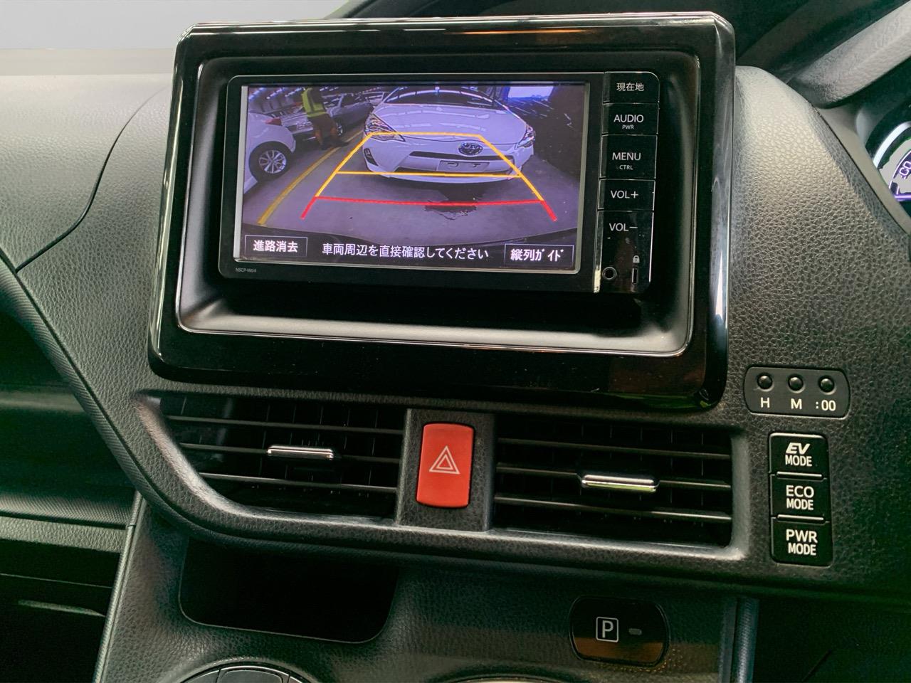 2015 Toyota Noah Hybrid X People Mover POWER SLIDING DOORS + REVERSING CAMERA 