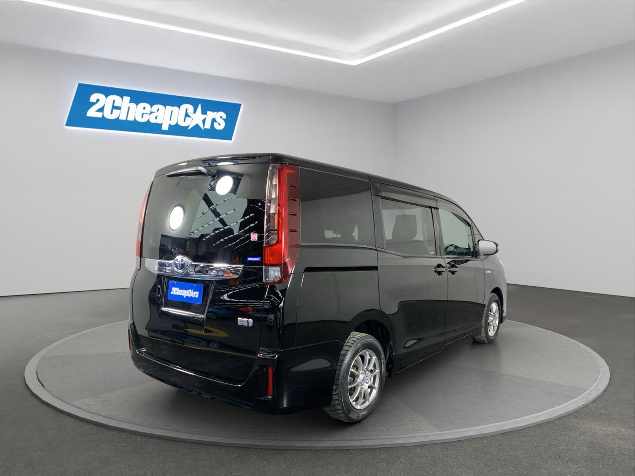2015 Toyota Noah Hybrid X People Mover POWER SLIDING DOORS + REVERSING CAMERA 