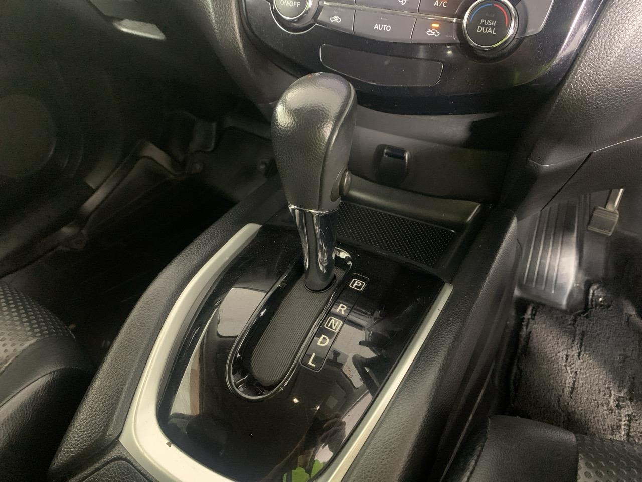 2015 Nissan X-TRAIL 2.0 2WD CVT RV/SUV HEATED SEATS + PUSH START + AUTO LIGHTS