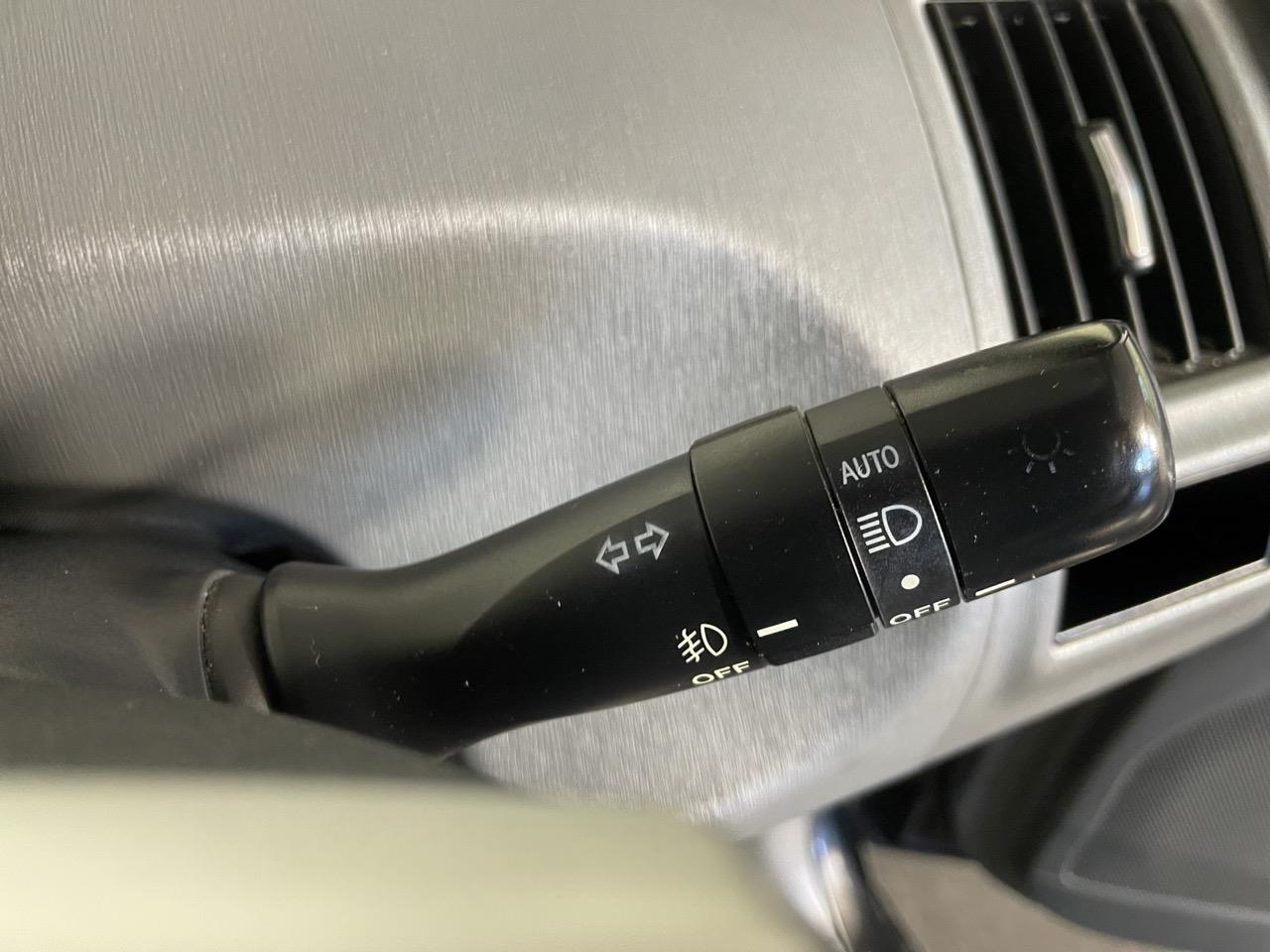 2013 Toyota Prius Alpha S 7 Seaters People Mover AUTO LIGHTS + PUSH START + GREAT SPACE