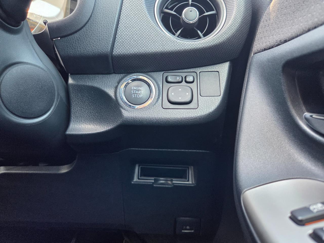 2016 Toyota Vitz U Hatchback LOW KM + REVERSING CAMERA + SMART KEY