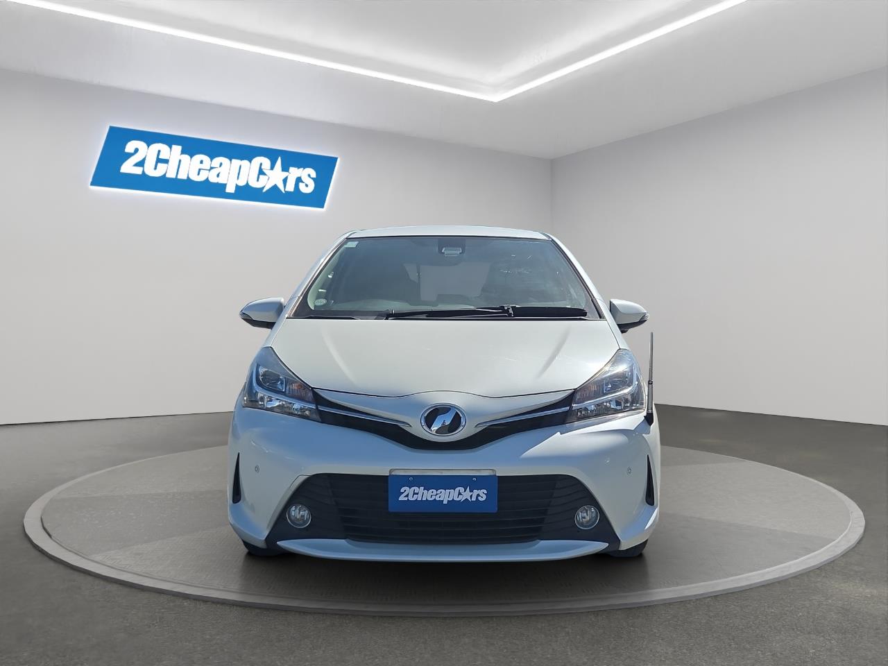 2016 Toyota Vitz U Hatchback LOW KM + REVERSING CAMERA + SMART KEY