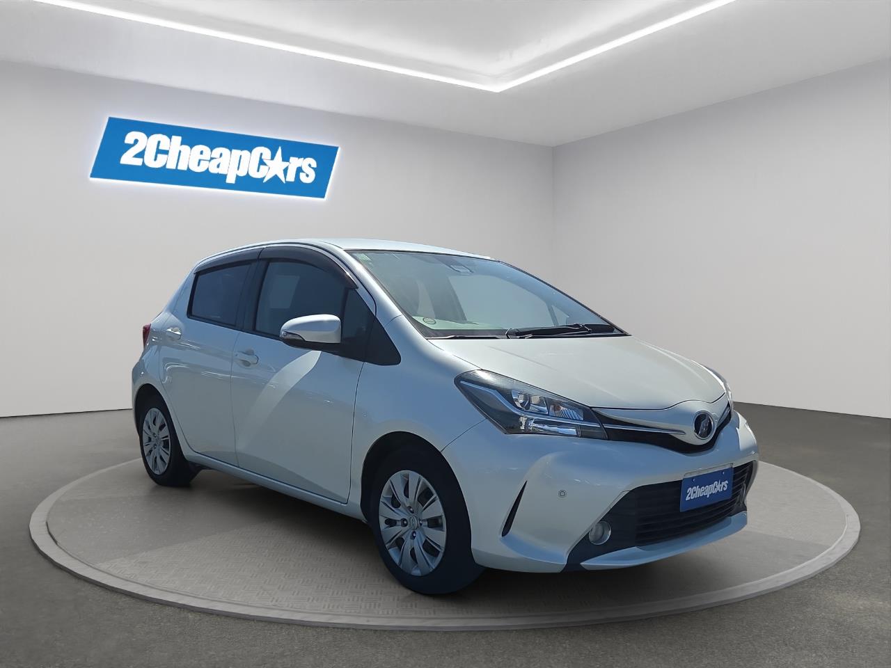 2016 Toyota Vitz U Hatchback LOW KM + REVERSING CAMERA + SMART KEY