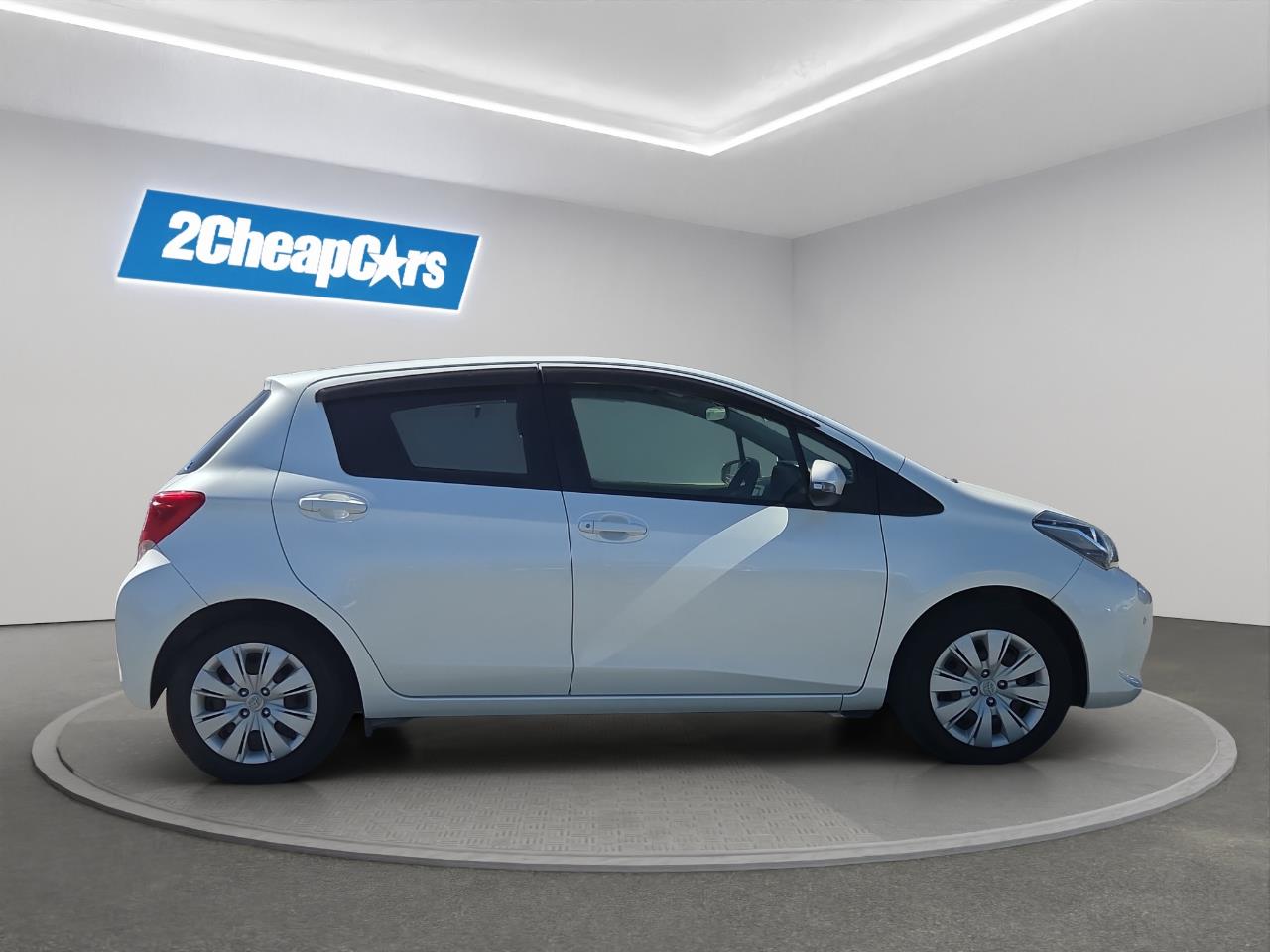 2016 Toyota Vitz U Hatchback LOW KM + REVERSING CAMERA + SMART KEY