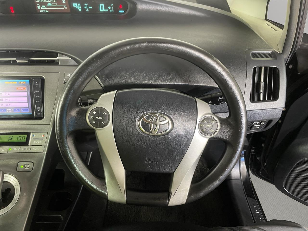 2012 Toyota Prius S Hatchback REVERSING CAMERA + AUTO LIGHTS + PUSH START