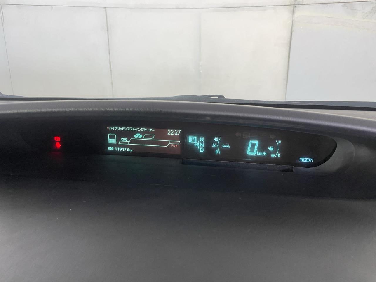 2012 Toyota Prius S Hatchback REVERSING CAMERA + AUTO LIGHTS + PUSH START