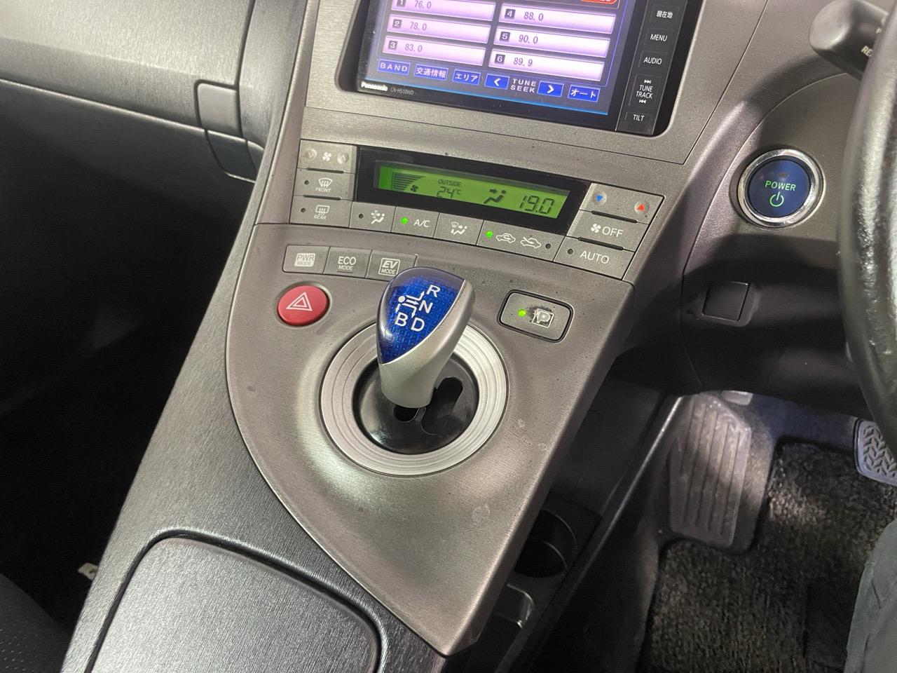 2012 Toyota Prius S Hatchback REVERSING CAMERA + AUTO LIGHTS + PUSH START