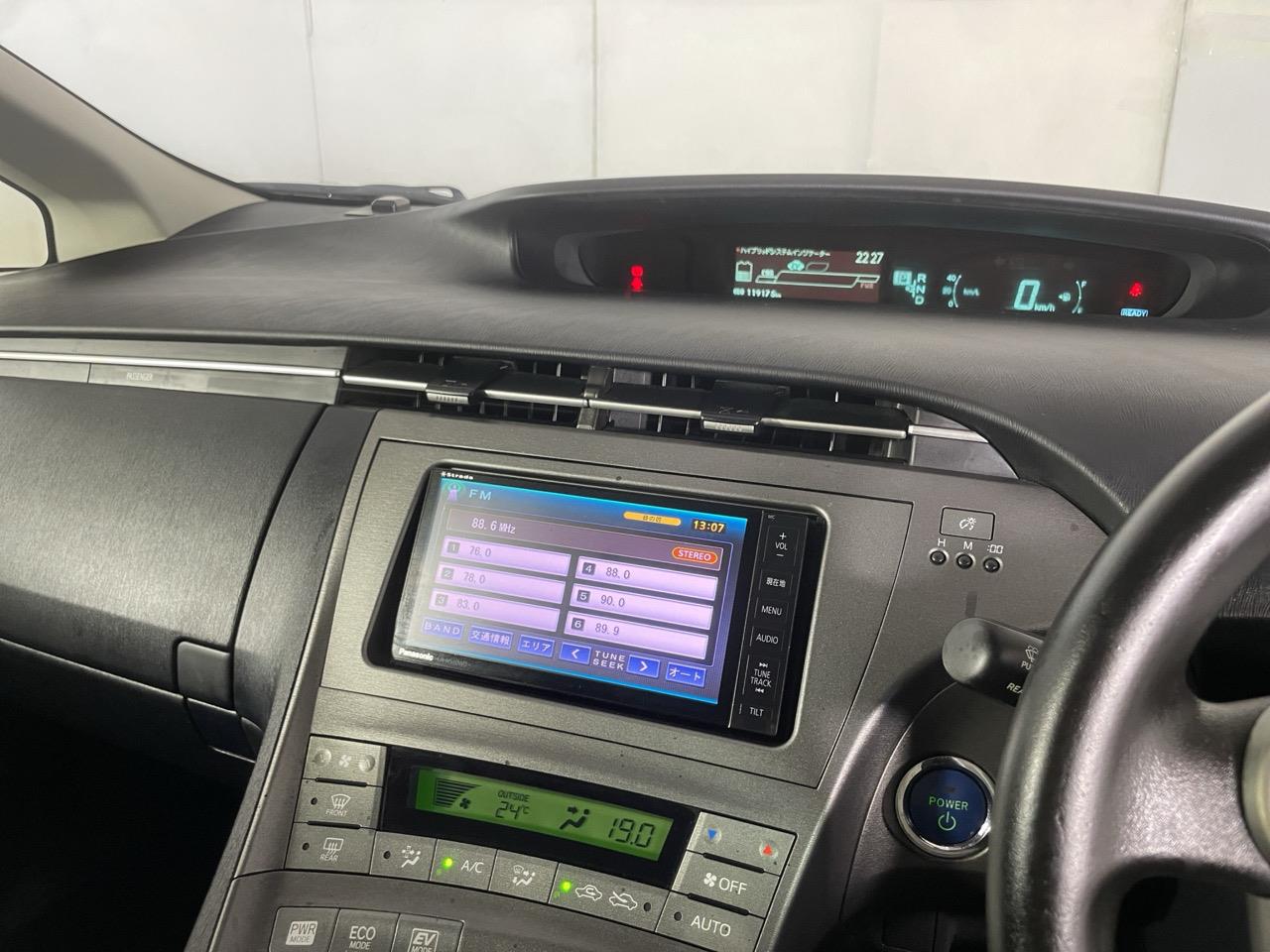 2012 Toyota Prius S Hatchback REVERSING CAMERA + AUTO LIGHTS + PUSH START