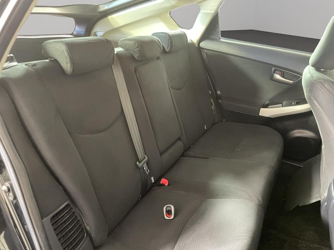 2012 Toyota Prius S Hatchback REVERSING CAMERA + AUTO LIGHTS + PUSH START