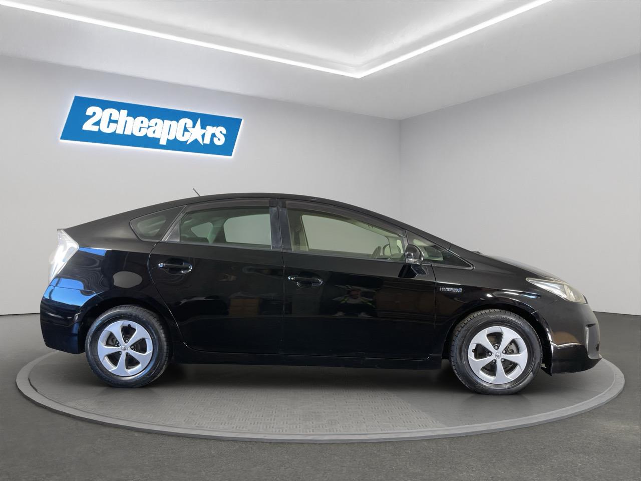 2012 Toyota Prius S Hatchback REVERSING CAMERA + AUTO LIGHTS + PUSH START
