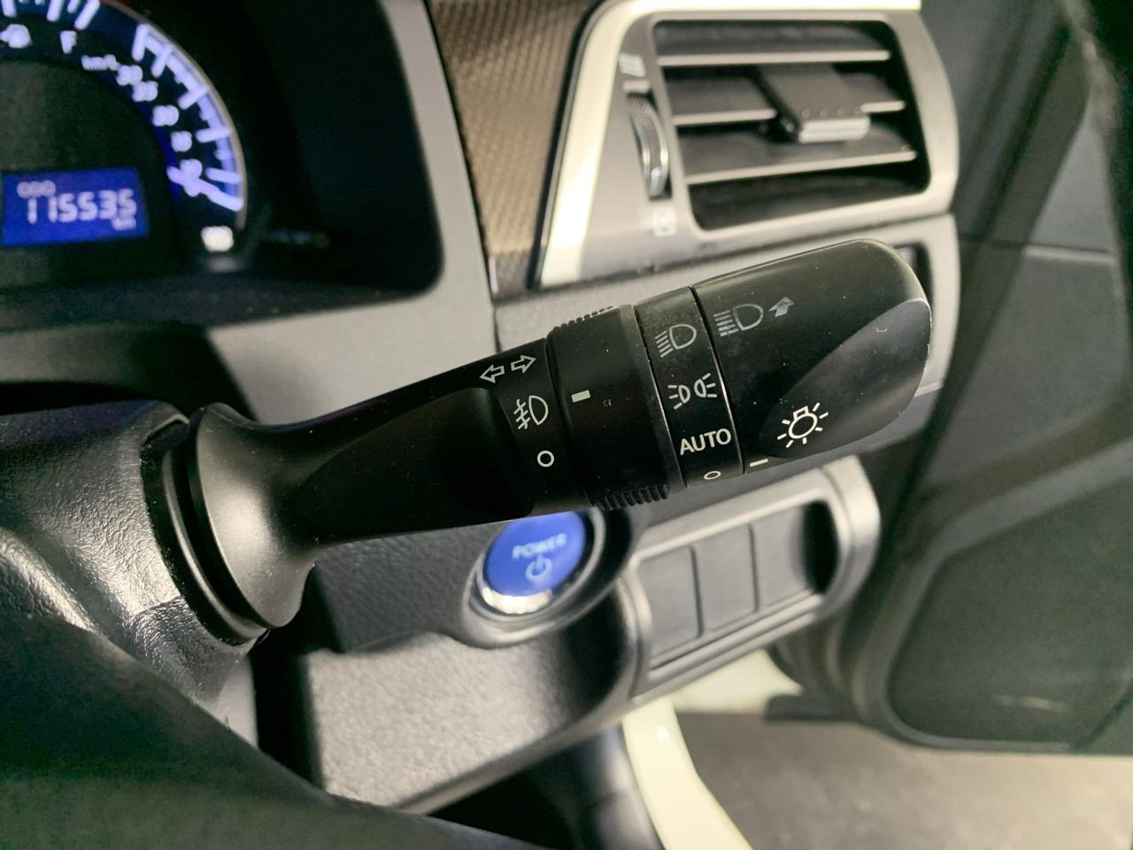 2012 Toyota Camry HYBRID G Sedan REVESING CAMERA + PUSH SRART + AUTO LIGHTS