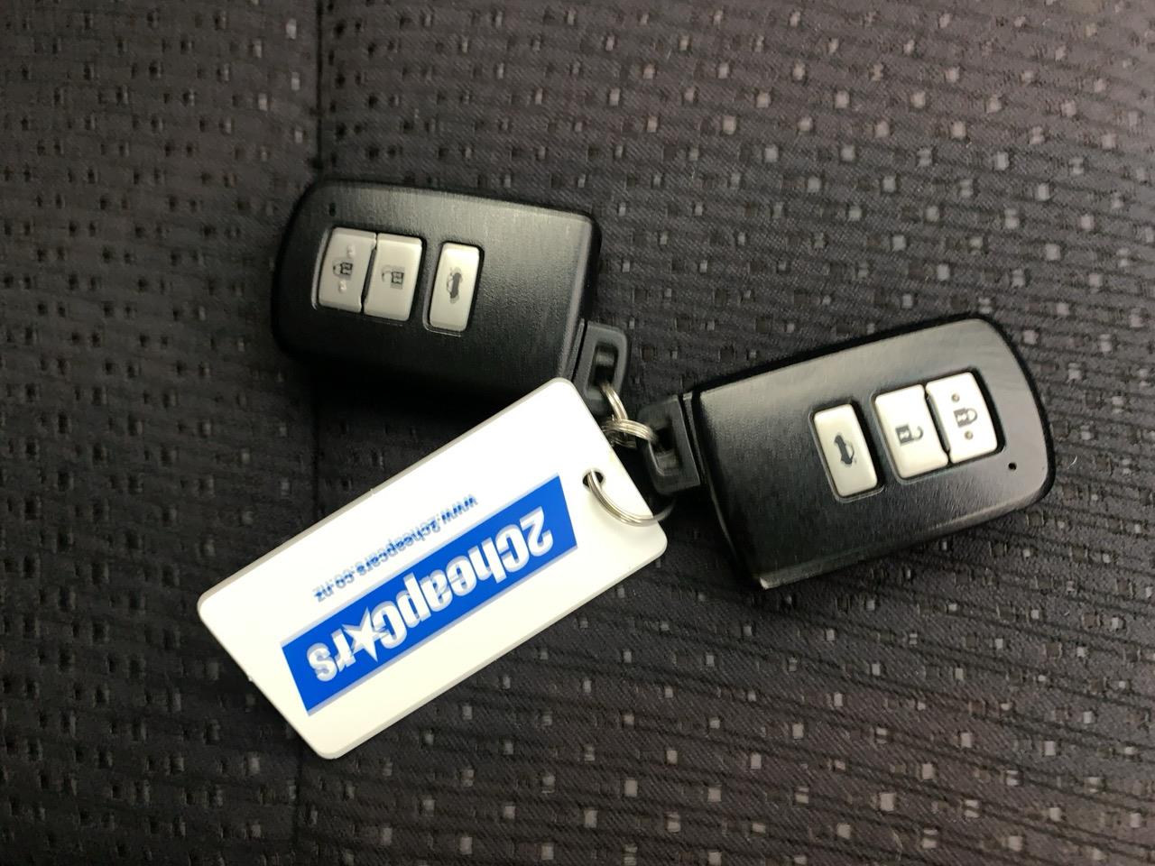 2012 Toyota Camry HYBRID G Sedan REVESING CAMERA + PUSH SRART + AUTO LIGHTS