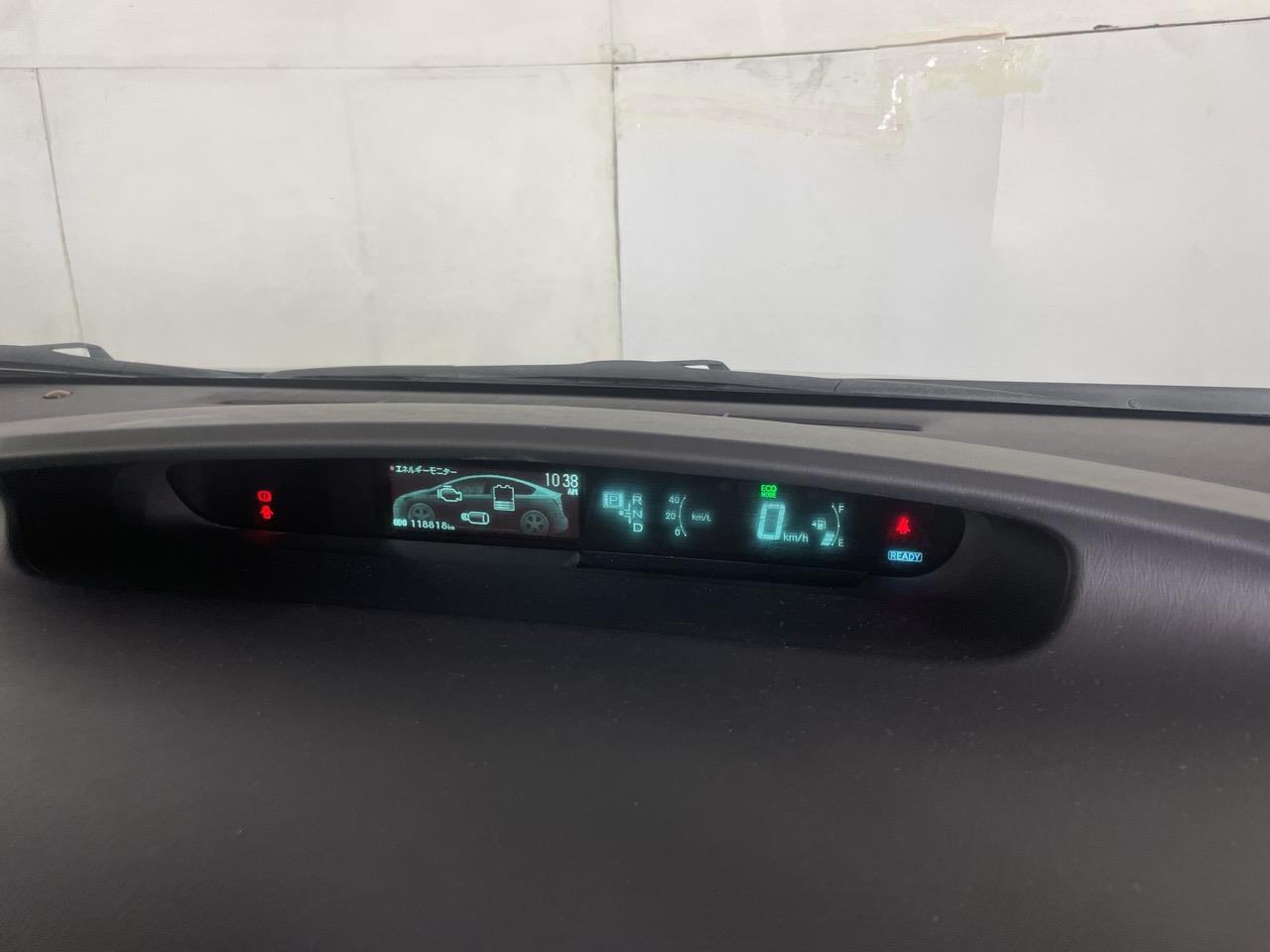 2014 Toyota Prius S Hatchback REVERSING CAMERA + AUTO LIGHTS + PUSH START