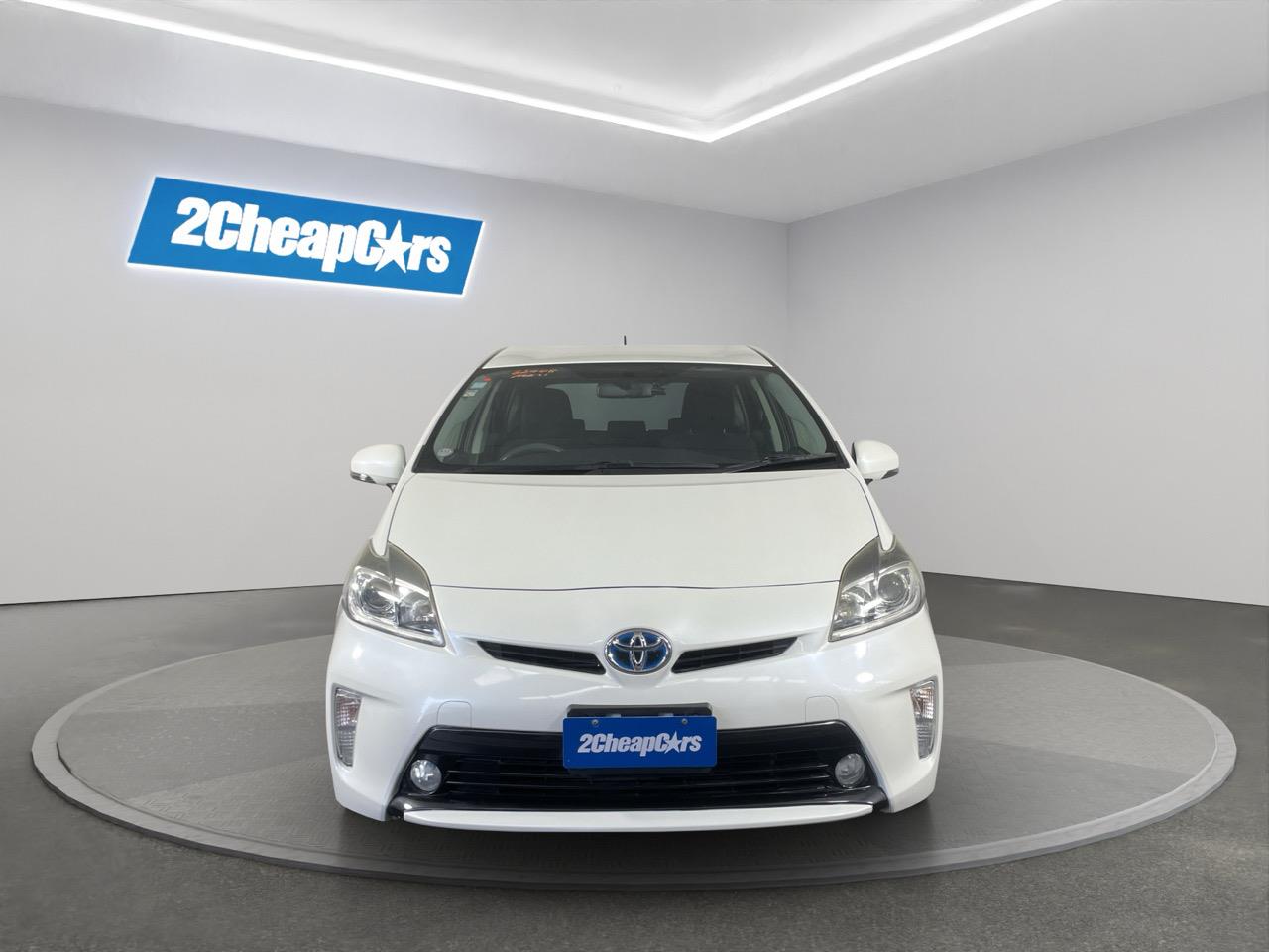 2014 Toyota Prius S Hatchback REVERSING CAMERA + AUTO LIGHTS + PUSH START