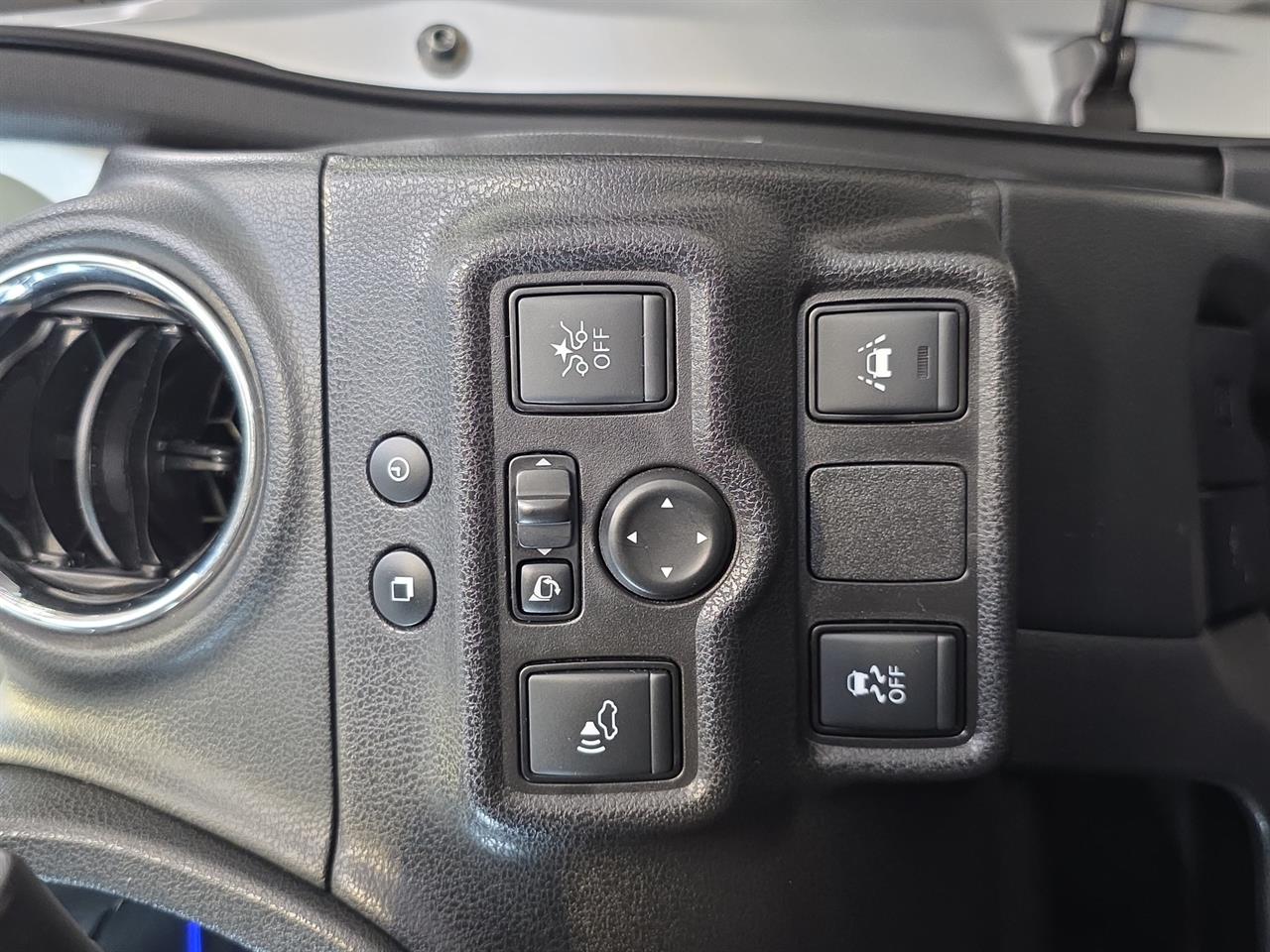 2017 Nissan Note e-power Hatchback REVERSING CAMERA + SMART KEY + LOW KM