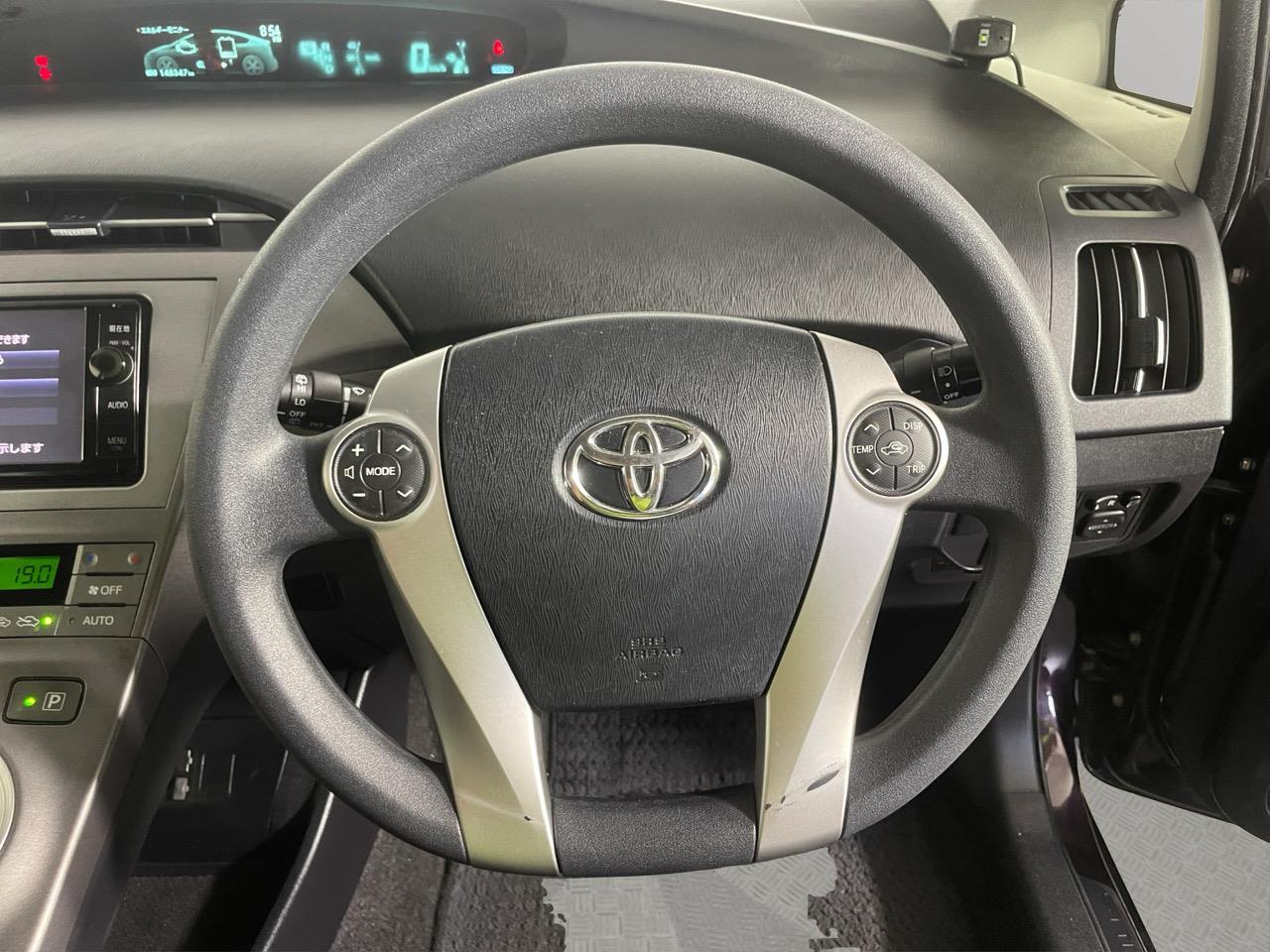 2015 Toyota Prius S Station Wagon REVESING CAMERA + PUSH SRART + AUTO LIGHTS