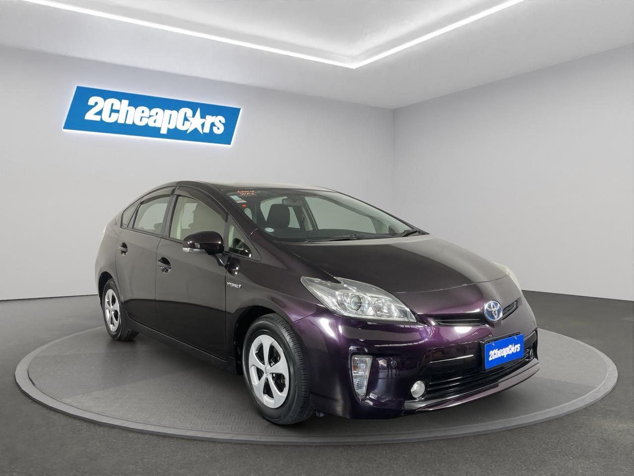 2015 Toyota Prius S Station Wagon REVESING CAMERA + PUSH SRART + AUTO LIGHTS