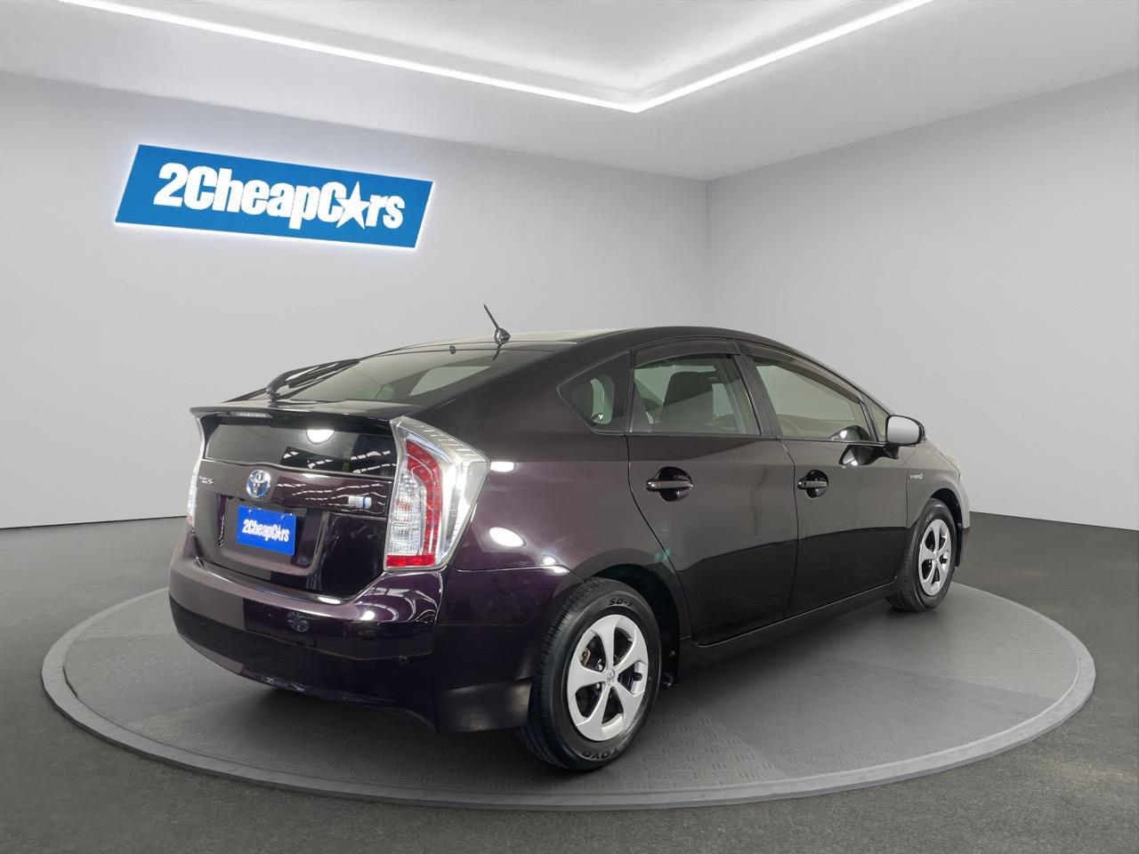 2015 Toyota Prius S Station Wagon REVESING CAMERA + PUSH SRART + AUTO LIGHTS