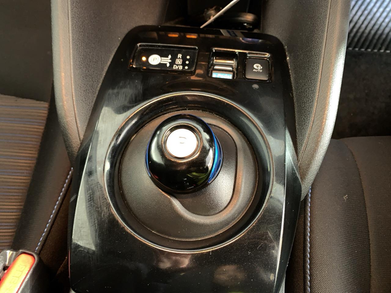 2019 Nissan Leaf G Hatchback HEATED SEATS + CRUISE CONTROL + REVERSING CAMERA